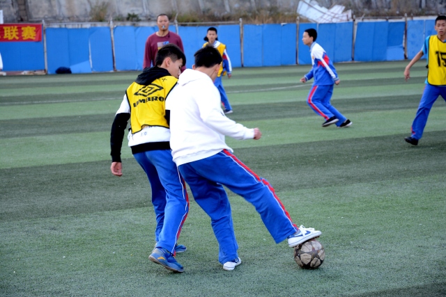 哈利伯顿24分字母利拉德缺阵 步行者擒雄鹿3-1